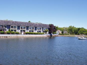 Cohasset Harbor Inn