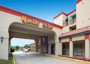 Quality Suites Bluebonnet Centre