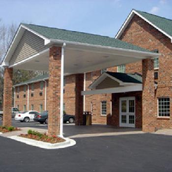 Mountain Inn & Suites Airport