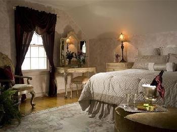 Colonial Gardens Bed & Breakfa