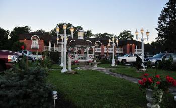 Lockport Inn and Suites