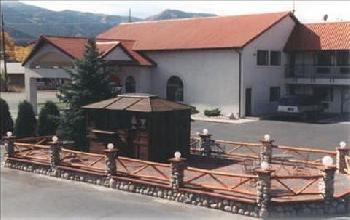 Gateway Inn and Suites