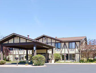 Super 8 Marquette