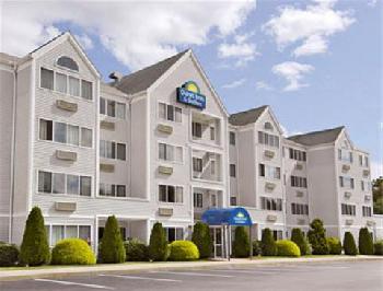 Days Inn and Suites Groton Near the Casinos