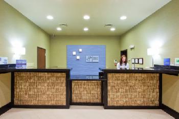 Holiday Inn Express Hotel & Suites WAYCROSS