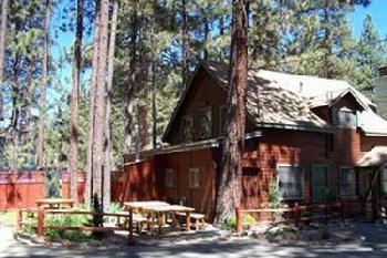 Golden Bear Cottages
