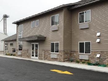Canby Inn and Suites
