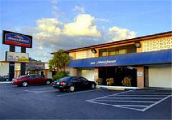 Howard Johnson Hotel - Tampa Airport/Stadium