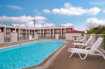 Red Roof Inn Clarksville