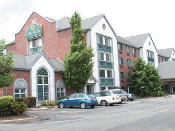 La Quinta Inn & Suites Cleveland Macedonia