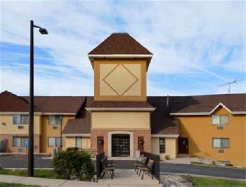 Super 8 Waukesha