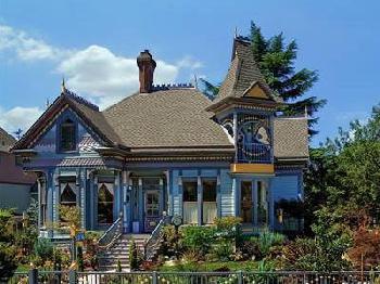 C'est la Vie Inn