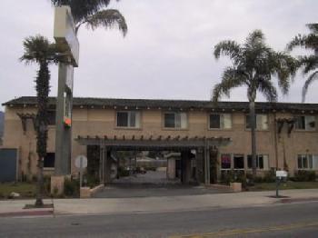 Sandyland Reef Inn