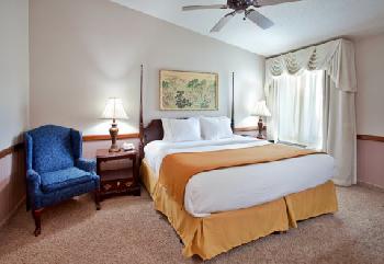 Holiday Inn Express Hotel & Suites TOPEKA
