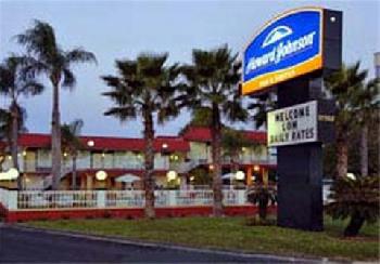 Howard Johnson Inn and Suites Clearwater FL