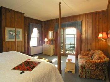 Sandaway Waterfront Lodging
