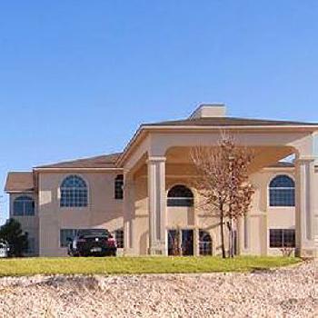 US Travelers Inn & Suites