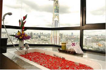 Grand Diamond Suites Hotel