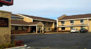AmericInn West Bend