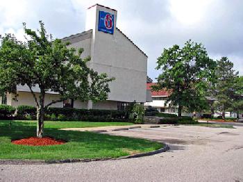 Motel 6 Akron North