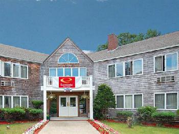 Econo Lodge Inn & Suites