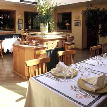 BEST WESTERN Le Donjon Les Remparts