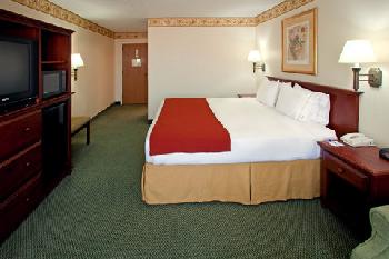 Holiday Inn Express HILLSBORO (I-35)