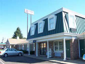 Knights Inn New Philadelphia