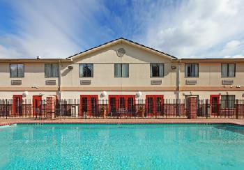 Holiday Inn Express Hotel & Suites CAMDEN