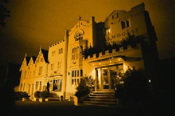 Mandolay Hotel