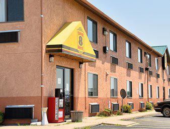 Super 8 Russell KS