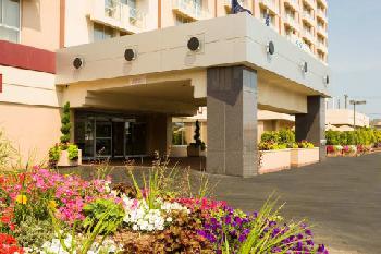 DoubleTree by Hilton JFK Airport