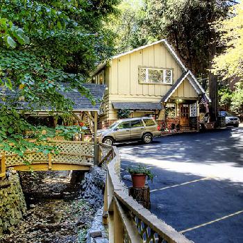 Arrowhead Tree Top Lodge