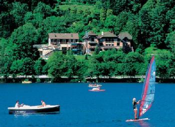 Manoir au Lac