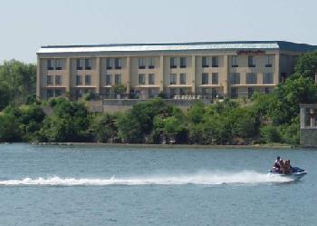 Hampton Inn on the Lake