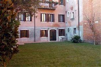 Hotel Casa Del Melograno