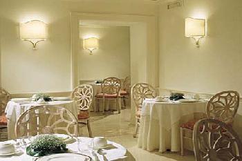 Baileys Hotel