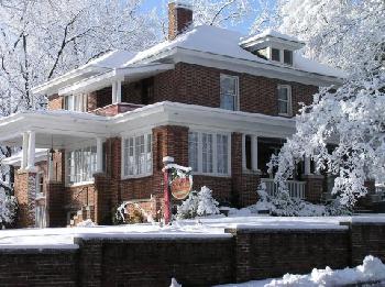 Clichy Inn Bed and Breakfast