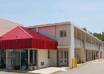 Econo Lodge Near Chippenham Hospital