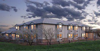 Hilltop Inn and Suites