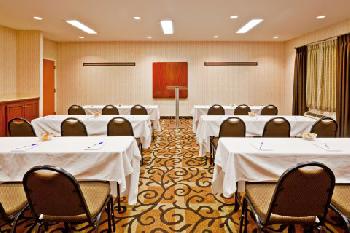 Holiday Inn Express Hotel & Suites MERIDIAN