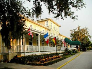 Lakeside Inn