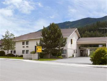 Super 8 St. Regis