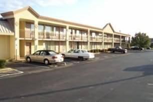 Colonial Inn and Suites