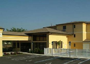 Days Inn and Suites Tavares - Mount Dora