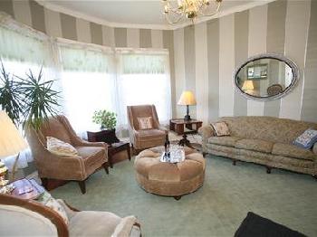 Atrium, A Garden Inn By The Se