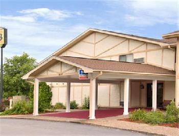 Super 8 Motel - Davenport