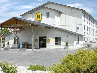 Super 8 Motel - Dillon