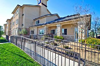 Studio 6 Bakersfield