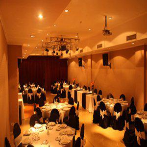 Howard Johnson Hotel and Suites Recoleta
